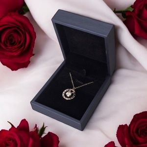 Silver Moissanite pendant necklace